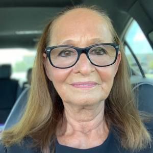 Meet your Posher, Laura